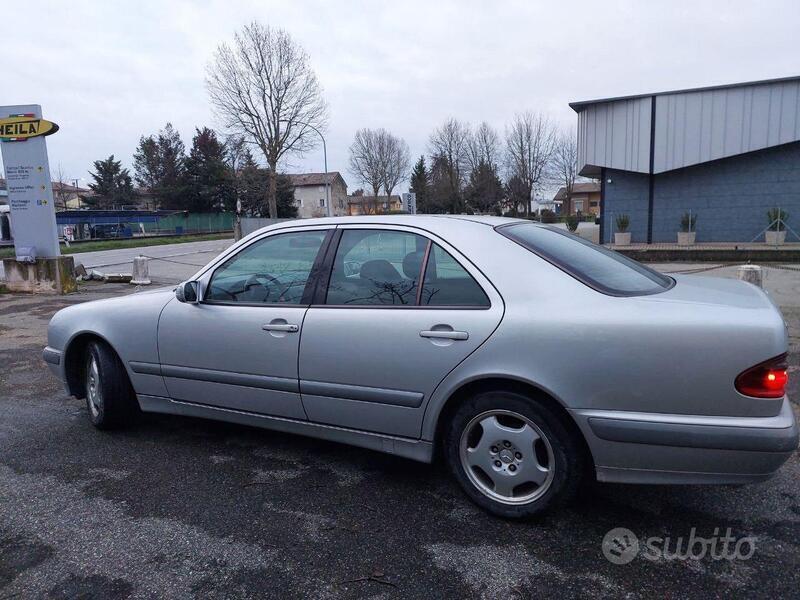 Usato 2001 Mercedes C220 2.2 Diesel 143 CV (2.500 €)