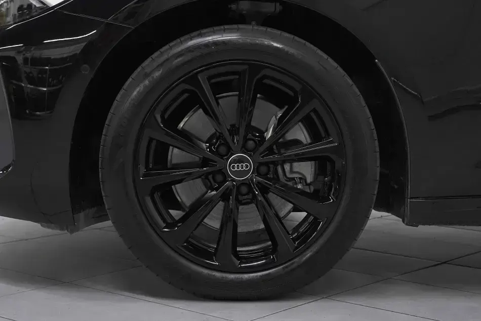 Usata Audi A5 Comfort 204 CV (150 kW) 2025 Nero Station wagon