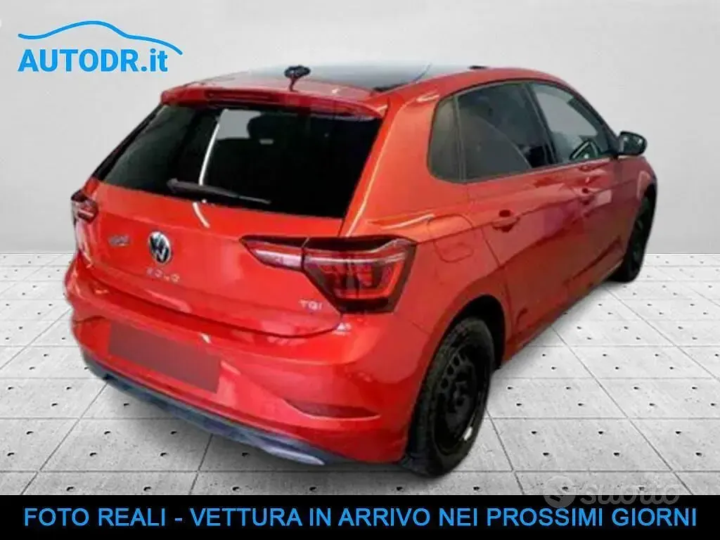 Usata VW Polo Style 90 CV (66 kW) 2022 Kings red / tetto deep black Utilitaria