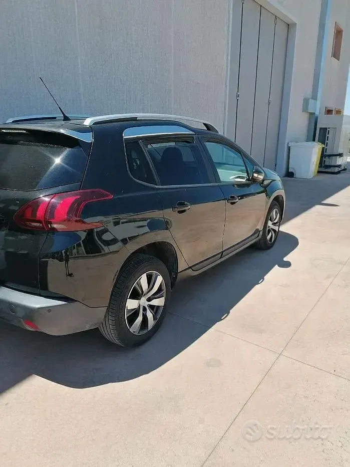Usata Peugeot 2008 75 CV (55 kW) 2018 Nero SUV
