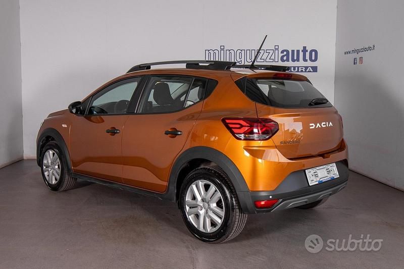 Usata Dacia Sandero Stepway 91 CV (66 kW) 2024 Arancione Berlina