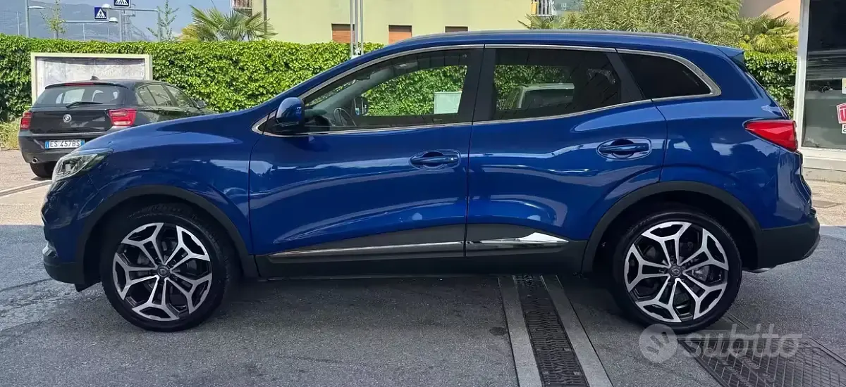 Usado Renault Kadjar Black Edition 140 CV (102 kW) 2020 Azul SUV
