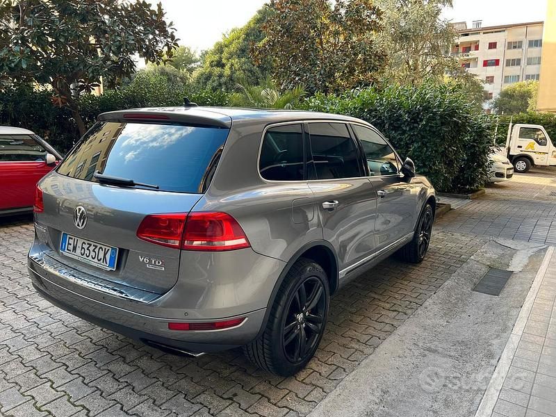 Usata VW Touareg 245 CV (180 kW) 2014 Grigio SUV