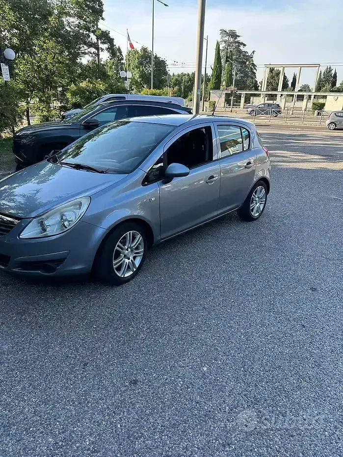 Usata Opel Corsa 80 CV (58 kW) 2009 Grigio Utilitaria