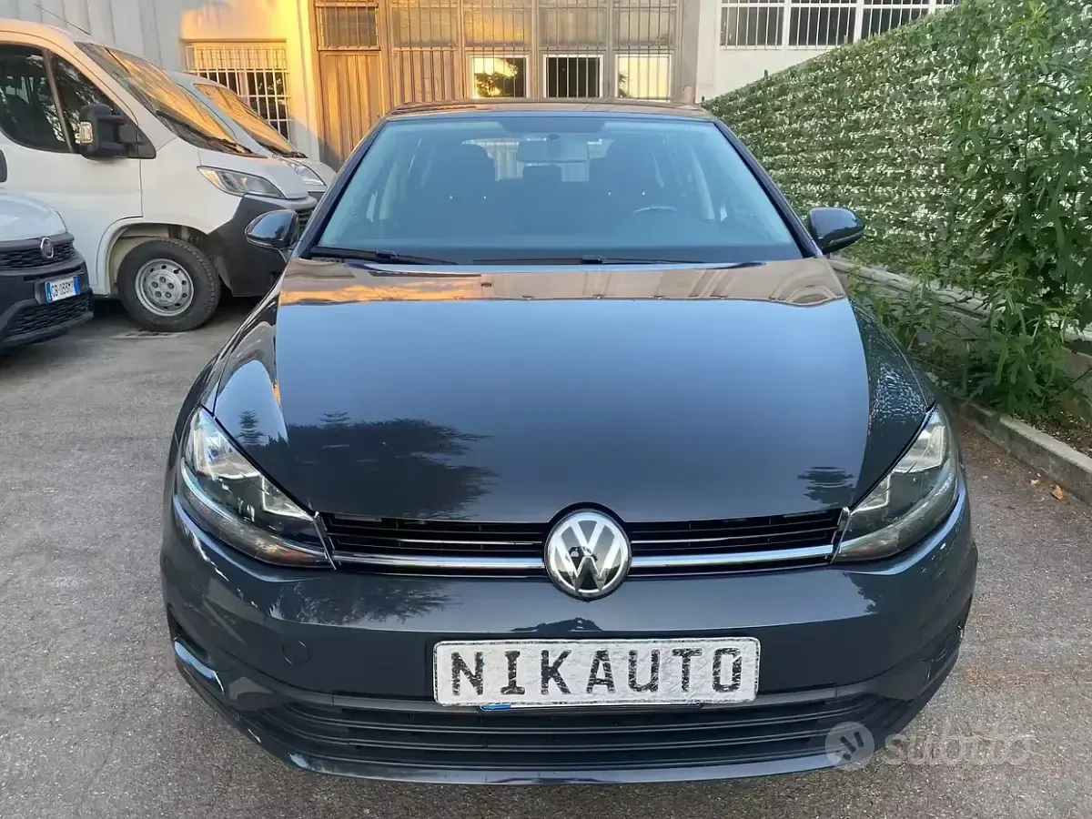 Usata VW Golf VII Trendline 116 CV (85 kW) 2018 Grigio Berlina