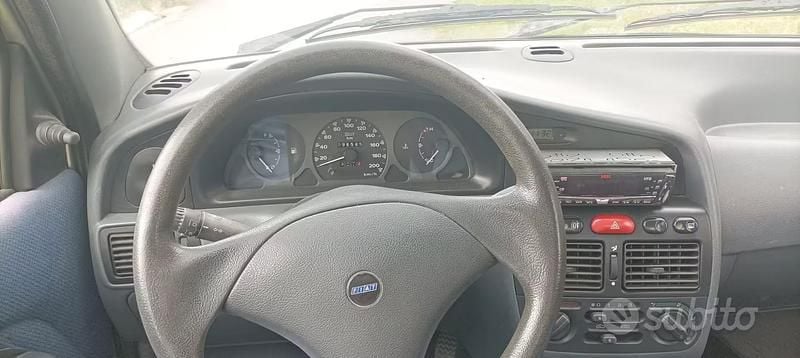 Usata Fiat Palio 68 CV (50 kW) 2000 Grigio Berlina