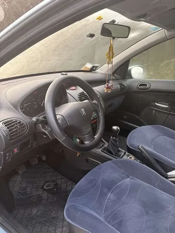 Usata Peugeot 206 75 CV (55 kW) 2001 Berlina
