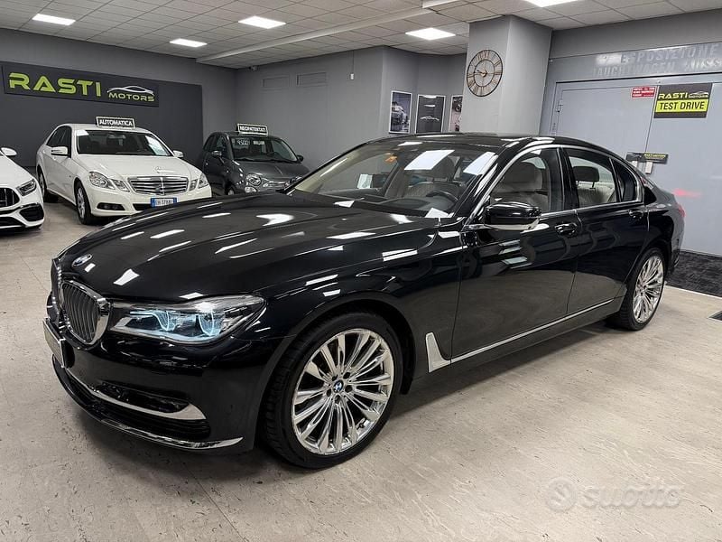 Usata BMW 730 Luxury Line 265 CV (194 kW) 2015 Nero Berlina