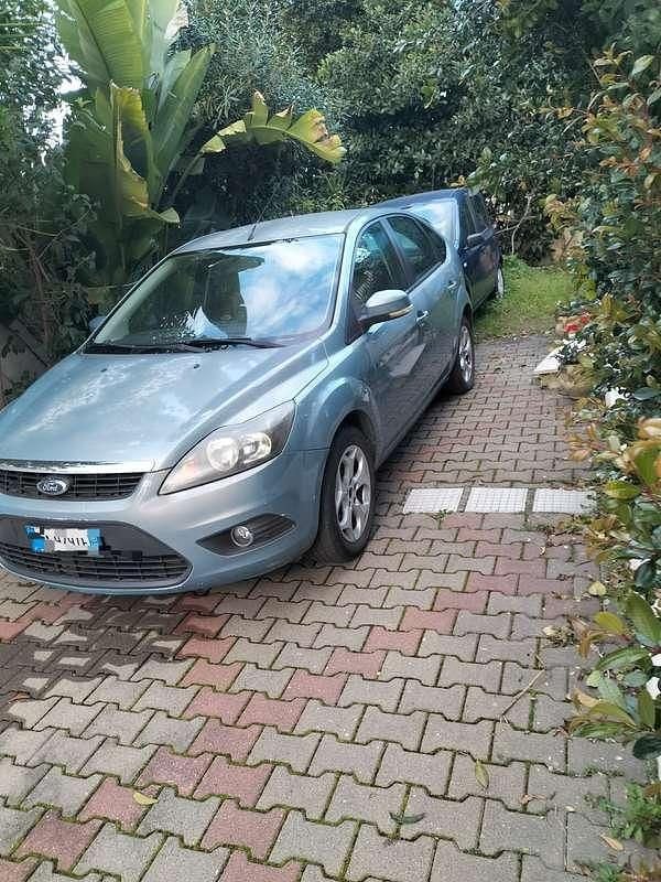 Usata Ford Focus 111 CV (81 kW) 2010 Blu/azzurro Berlina
