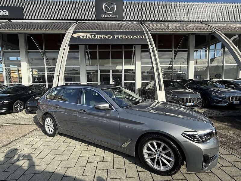 Grigio Usata 2022 BMW 518 Station wagon | 32.900 € (Buon prezzo) - Immagine 1/4
