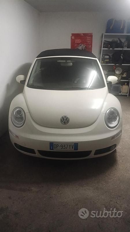 Usata VW New Beetle 105 CV (77 kW) 2008 Bianco Utilitaria