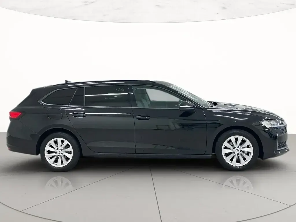 Nuova Skoda Superb Selection 2026 Nero ebano [0e0e] Station wagon