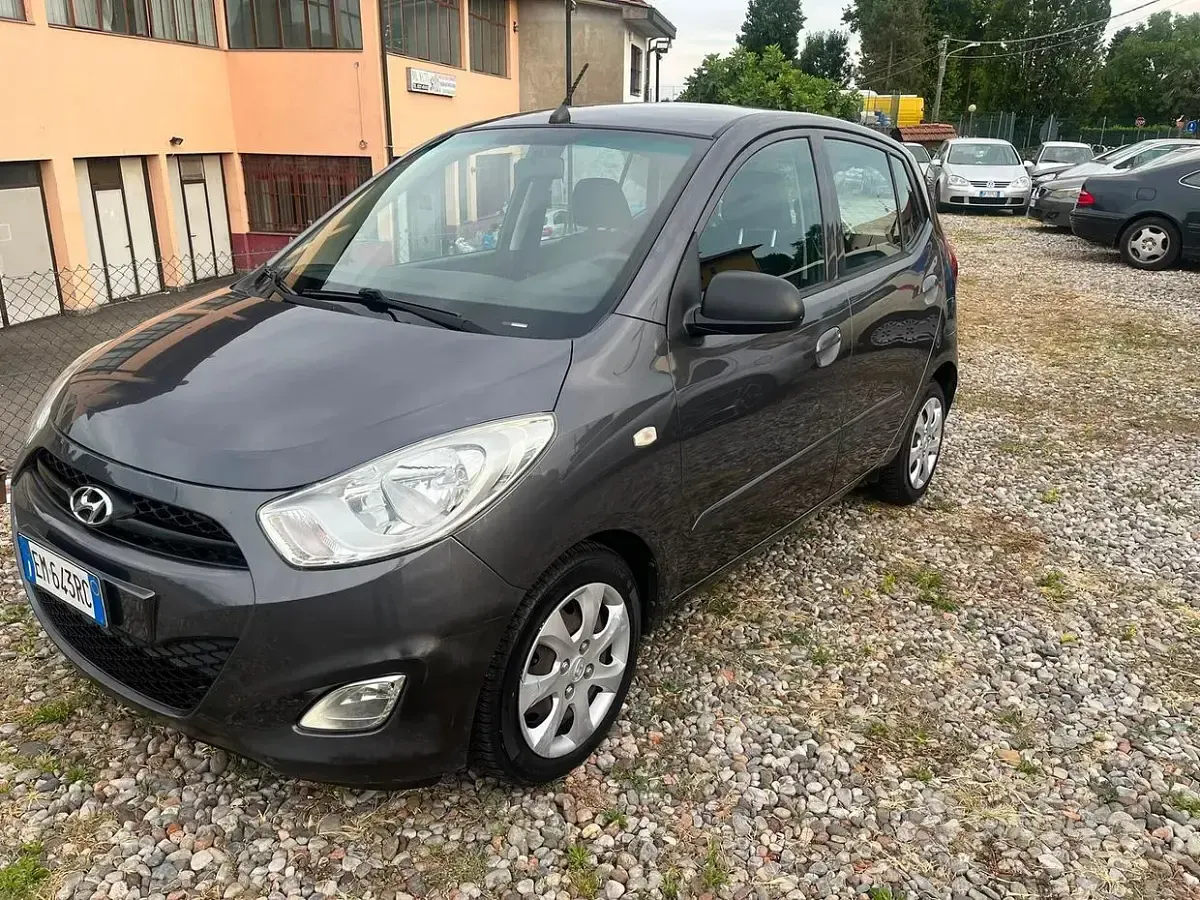 Usata Hyundai i10 69 CV (50 kW) 2012 Grigio Utilitaria