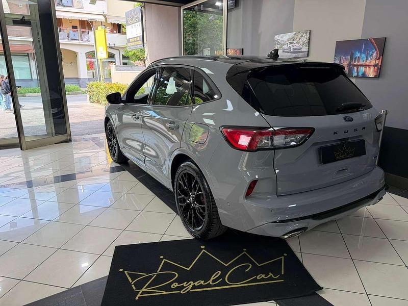 Usata Ford Kuga ST-Line 152 CV (111 kW) 2023 Grigio SUV