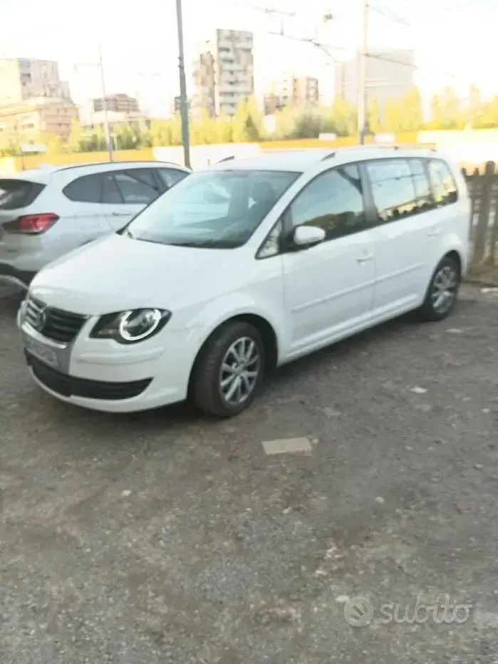 Usata VW Touran 150 CV (110 kW) 2010 Bianco Monovolume