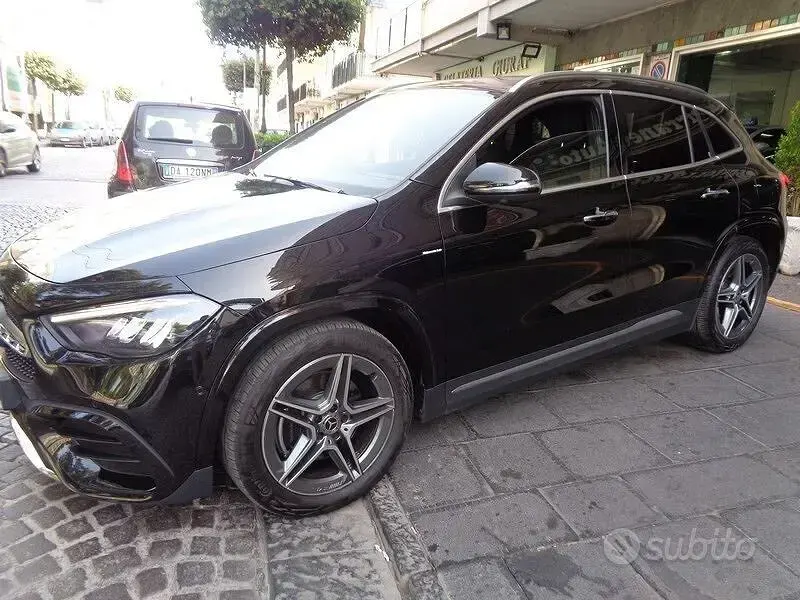 Usata Mercedes GLA200 AMG Line Premium 150 CV (110 kW) 2024 Nero SUV
