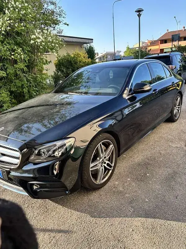 Usata Mercedes 220 Exclusive 184 CV (135 kW) 2020 Nero Berlina