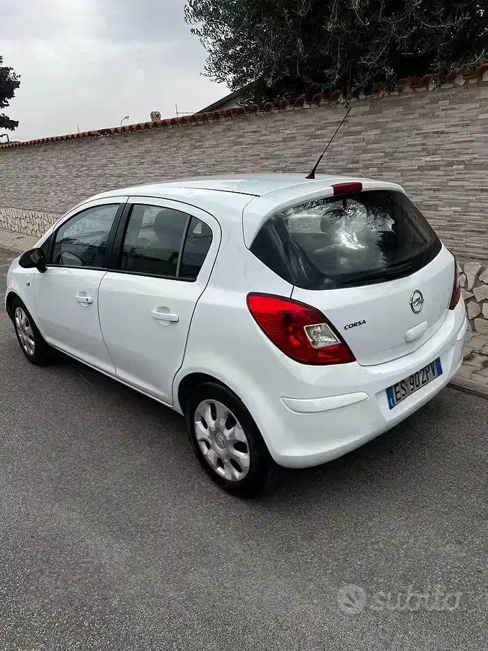 Usata Opel Corsa 80 CV (58 kW) 2013 Bianco Utilitaria