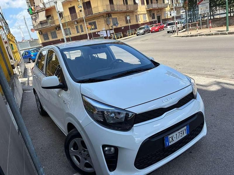 Usata Kia Picanto Urban 65 CV (47 kW) 2022 Utilitaria