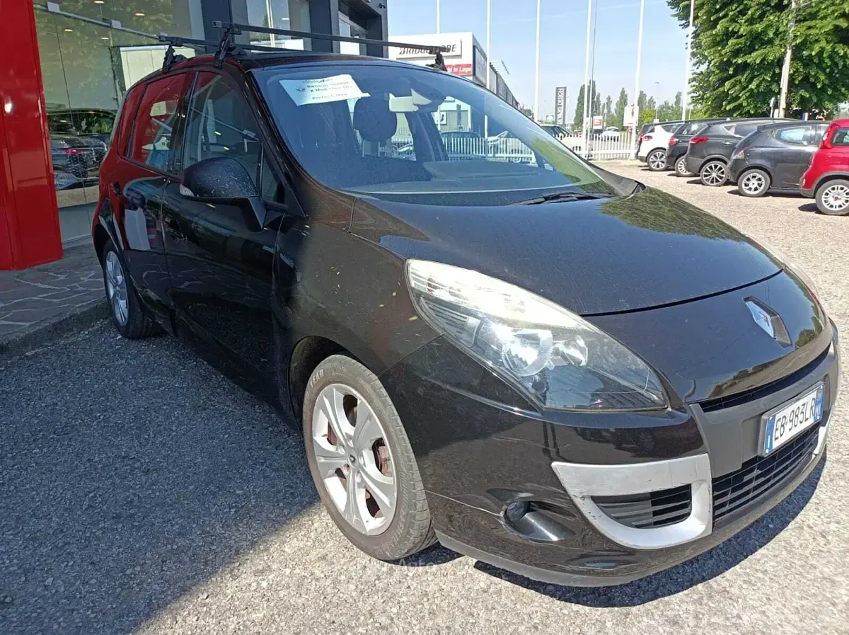 Usata Renault Scénic 110 CV (80 kW) 2010 Nero Monovolume