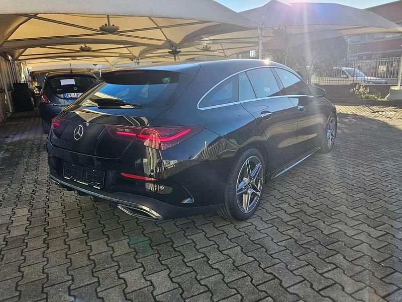 Usata Mercedes CLA200 Advanced Plus 163 CV (119 kW) 2024 Metallizzato  nero Station wagon
