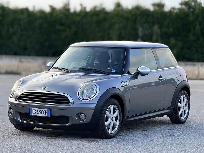 Usata Mini Cooper 75 CV (55 kW) 2009 Grigio Utilitaria