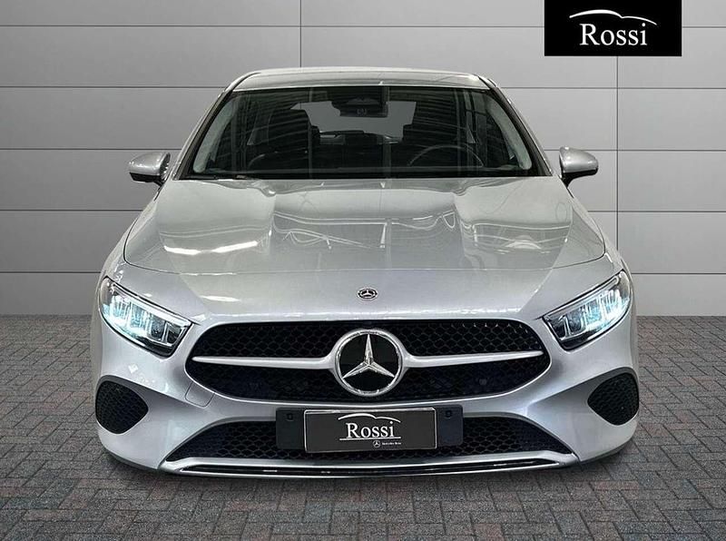 Usata Mercedes A180 Advanced 116 CV (85 kW) 2025 Argento hightech Berlina