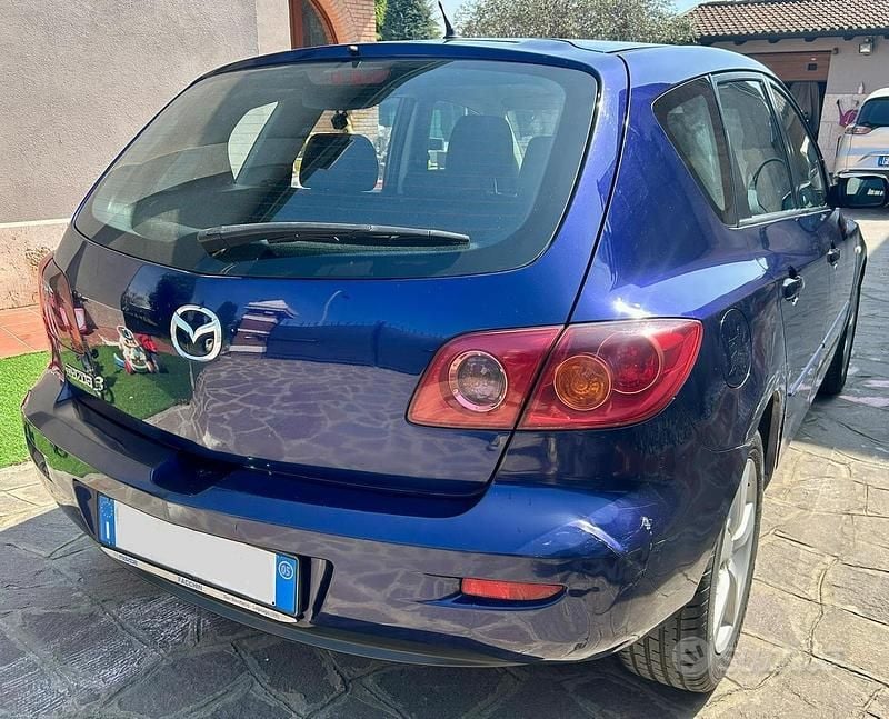Usata Mazda 3 109 CV (80 kW) 2005 Blu Berlina