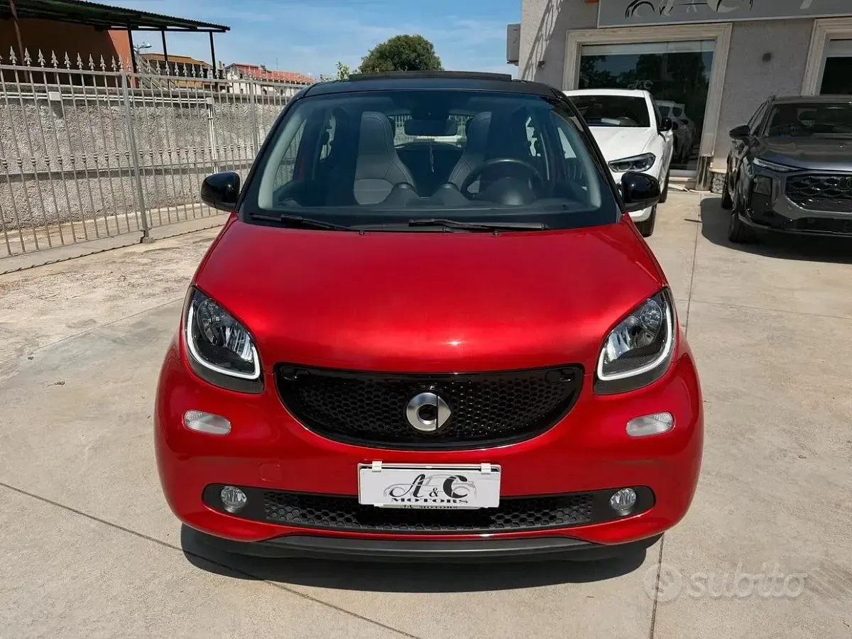Usata Smart ForFour Prime 71 CV (52 kW) 2018 Rosso Utilitaria