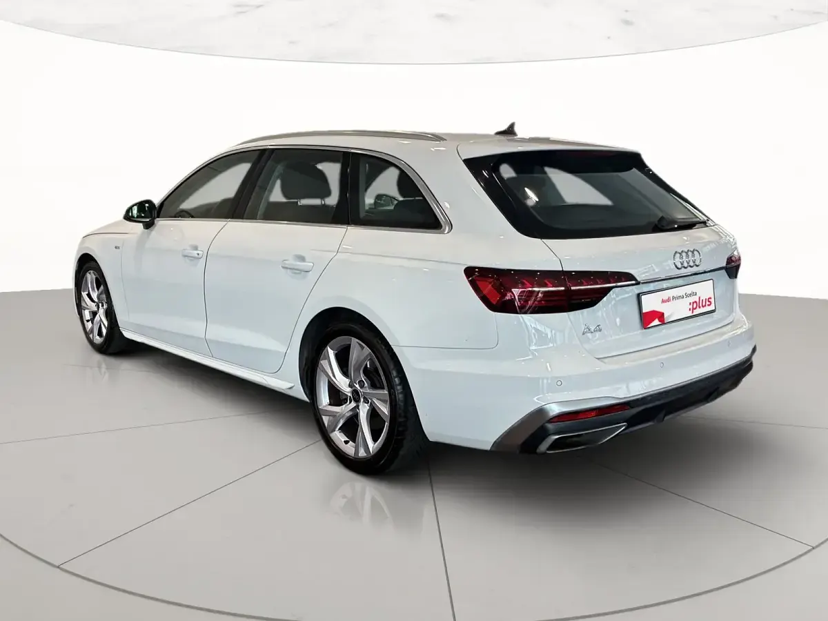 Usata Audi A4 S-Line 136 CV (100 kW) 2023 Bianco ibis Station wagon