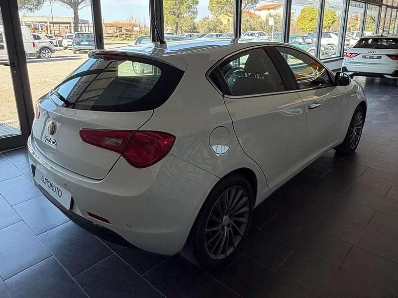 Usata Alfa Romeo Giulietta 120 CV (88 kW) 2012 Bianco Utilitaria