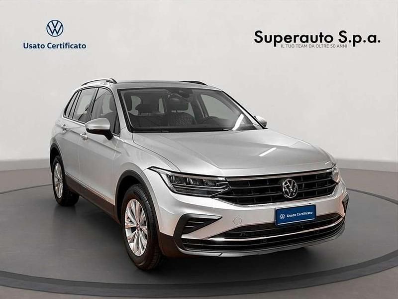 Usata VW Tiguan Life 150 CV (110 kW) 2023 Argento SUV