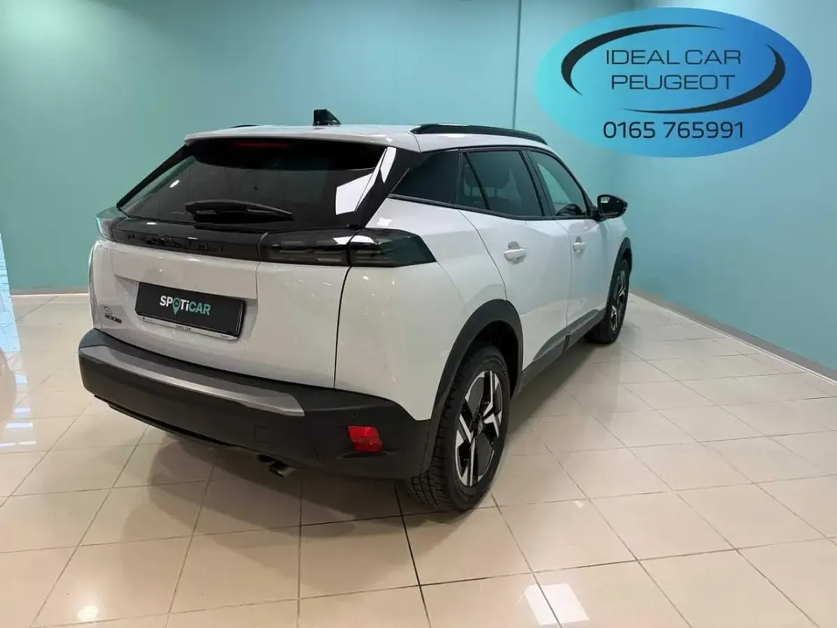 Usata Peugeot 2008 Allure 102 CV (75 kW) 2024 Bianco SUV