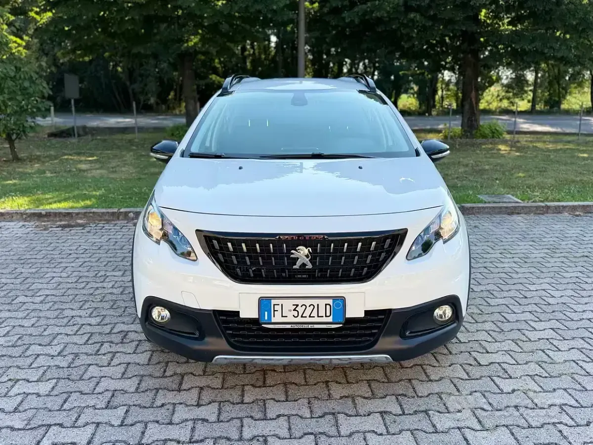 Usata Peugeot 2008 S 110 CV (80 kW) 2017 Bianco SUV