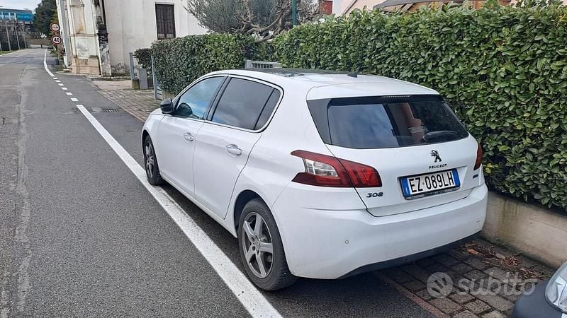 Usata Peugeot 308 116 CV (85 kW) 2015 Bianco Berlina
