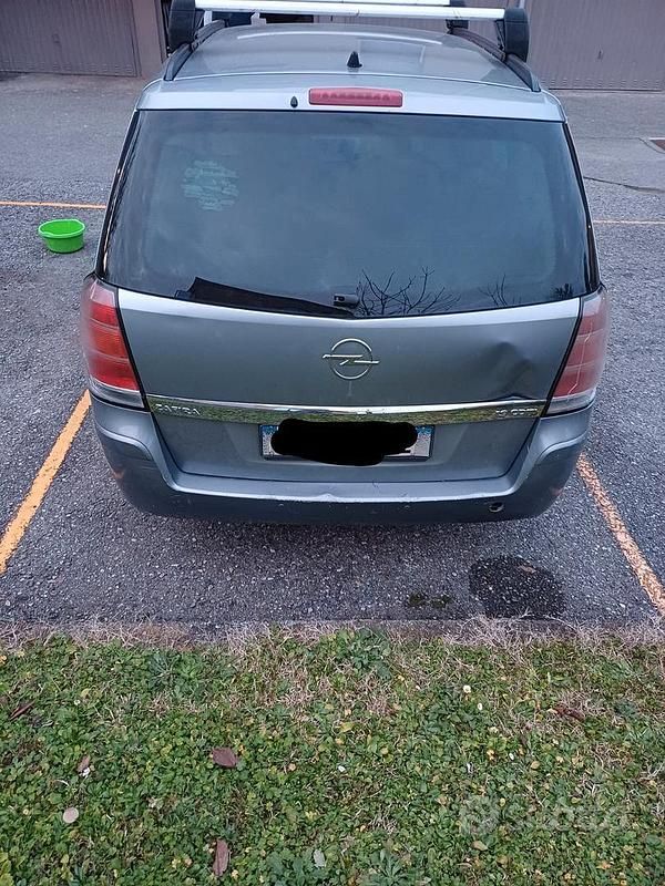 Usata Opel Zafira Cosmo 120 CV (88 kW) 2007 Grigio Monovolume