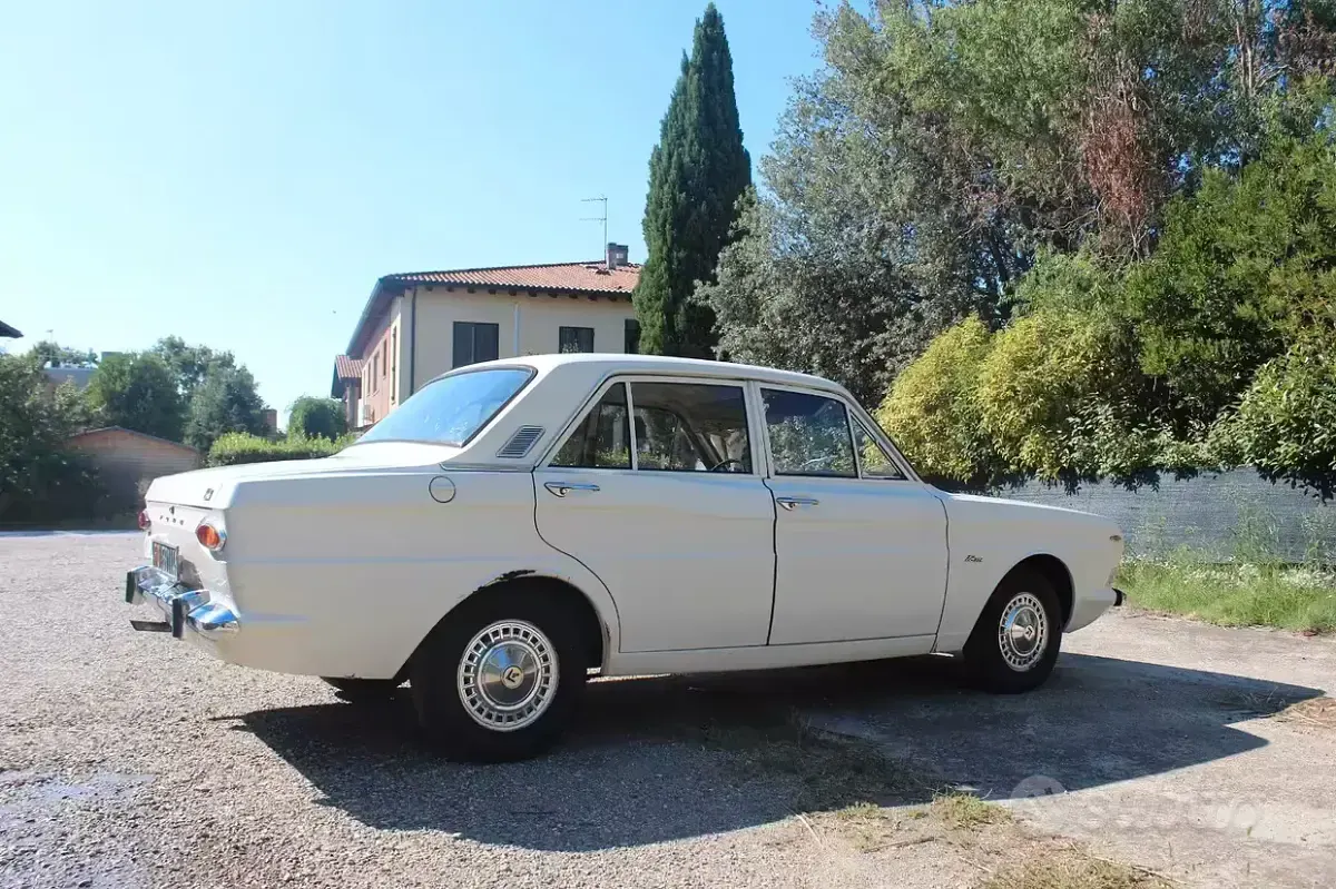 Usata Ford Taunus 1960 Utilitaria