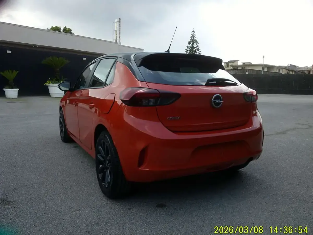 Usata Opel Corsa 101 CV (74 kW) 2026 Arancione Utilitaria