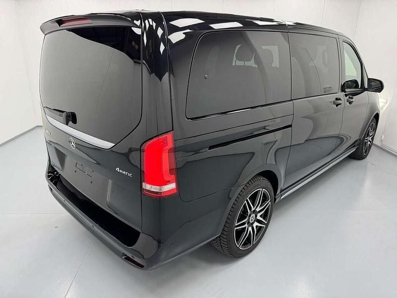 Usata Mercedes V300 Avantgarde 239 CV (175 kW) 2023 Nero ossidiana Monovolume