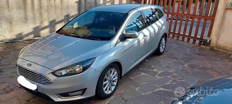 Usata Ford Focus 120 CV (88 kW) 2015 Grigio Station wagon