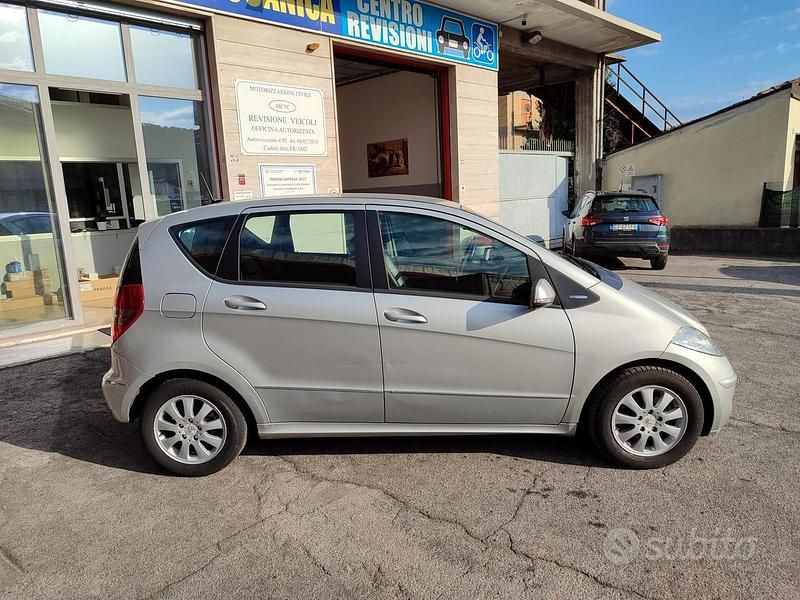 Usata Mercedes A150 95 CV (69 kW) 2010 Grigio