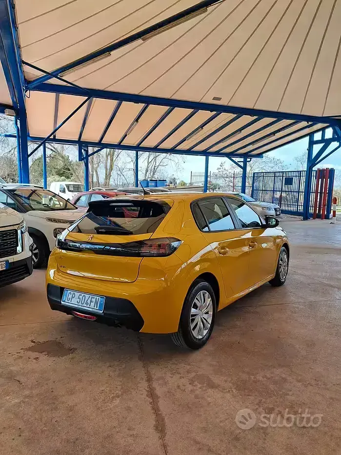 Usata Peugeot 208 Active 75 CV (55 kW) 2023 Giallo Utilitaria