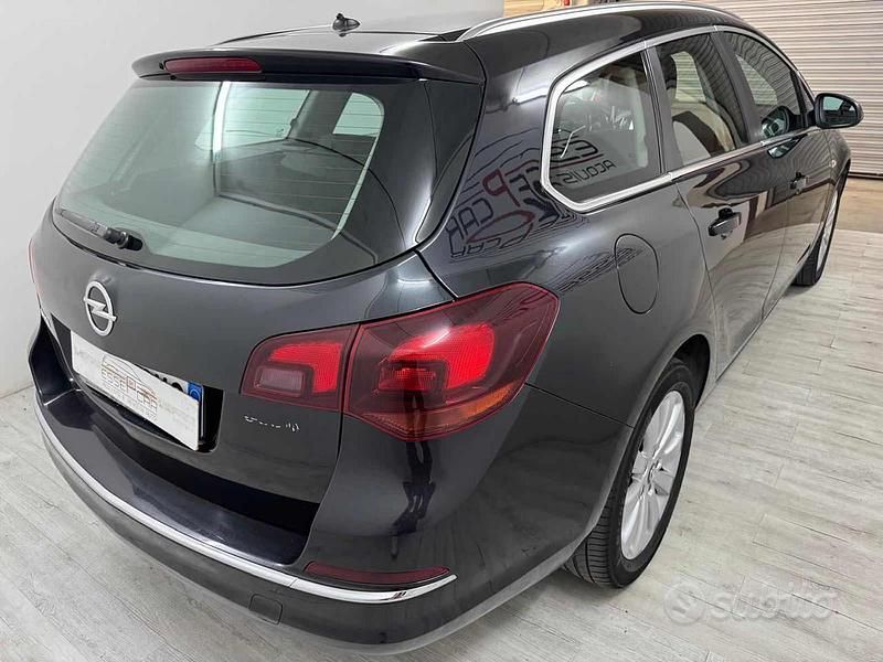 Usata Opel Astra Cosmo 110 CV (80 kW) 2015 Grigio scuro Station wagon