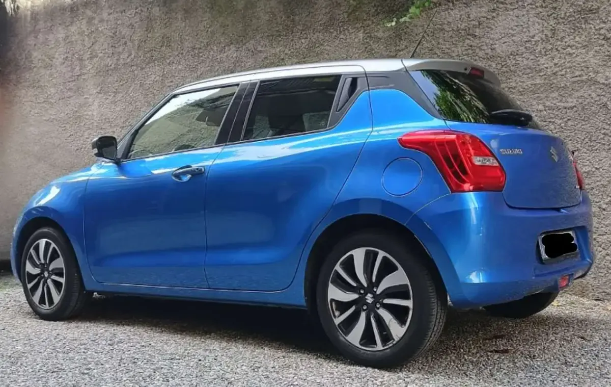 Second-hand Suzuki Swift 83 CP (61 kW) 2018 Albastru Hatchback
