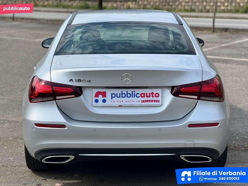 Usata Mercedes A180 116 CV (85 kW) 2020 Grigio Berlina