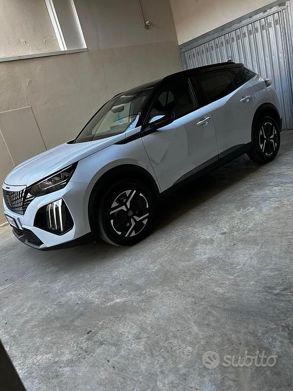 Usata Peugeot 2008 GT 131 CV (96 kW) 2024 Bianco SUV