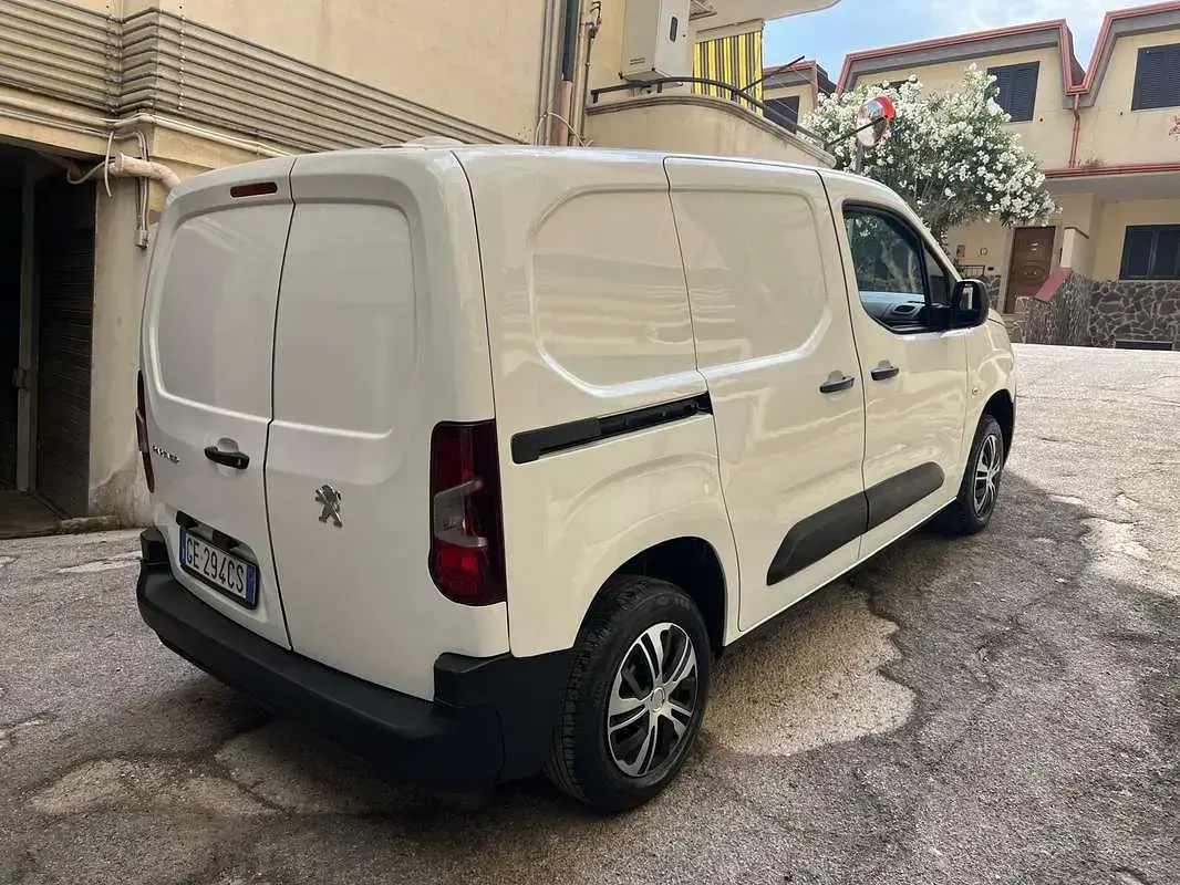 Usata Peugeot TePee Outdoor 99 CV (72 kW) 2021 Station wagon