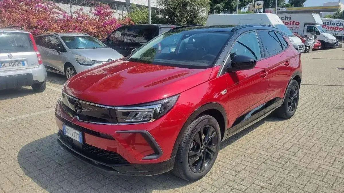 Usata Opel Grandland X GS Line 131 CV (96 kW) 2022 Bordeaux SUV