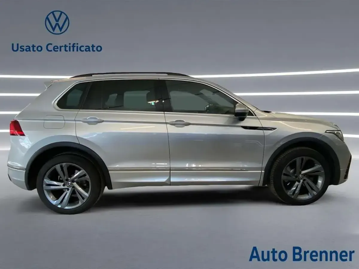 Usata VW Tiguan R-line 200 CV (147 kW) 2021 Argento met SUV