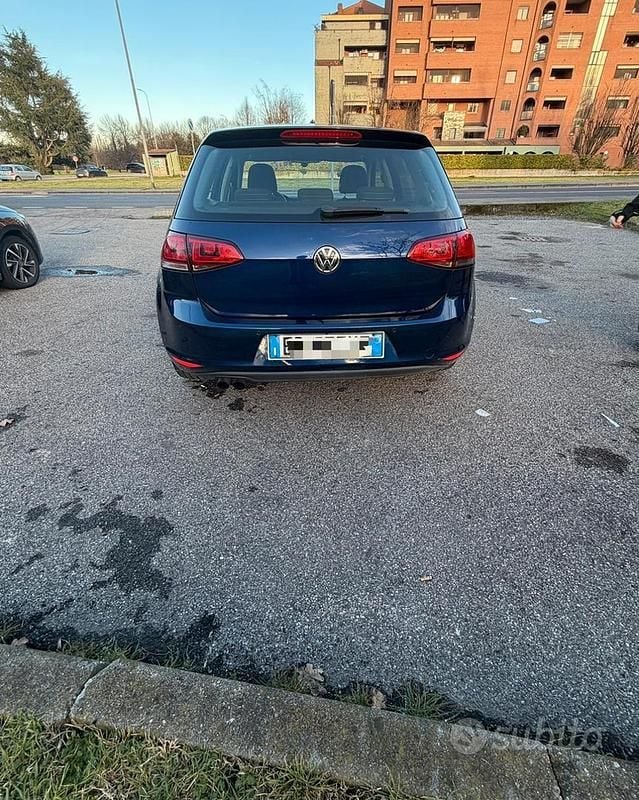 Usata VW Golf VII Highline 125 CV (91 kW) 2013 Blu Berlina
